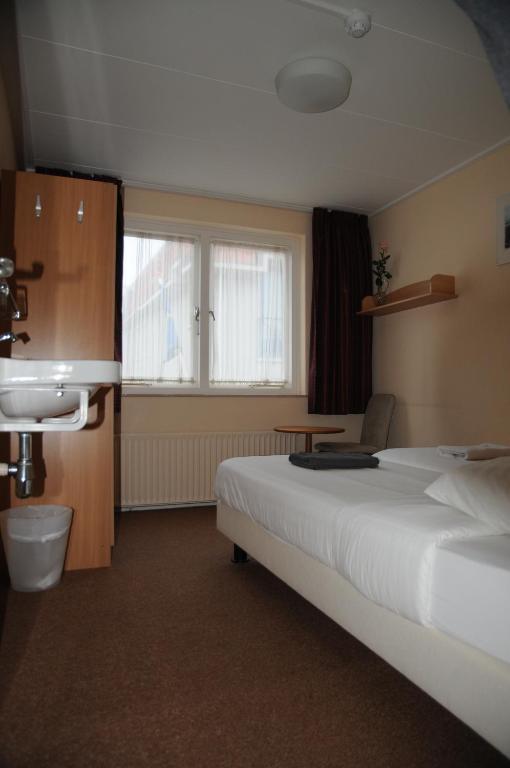 Guest house De Zeeschelp 3*